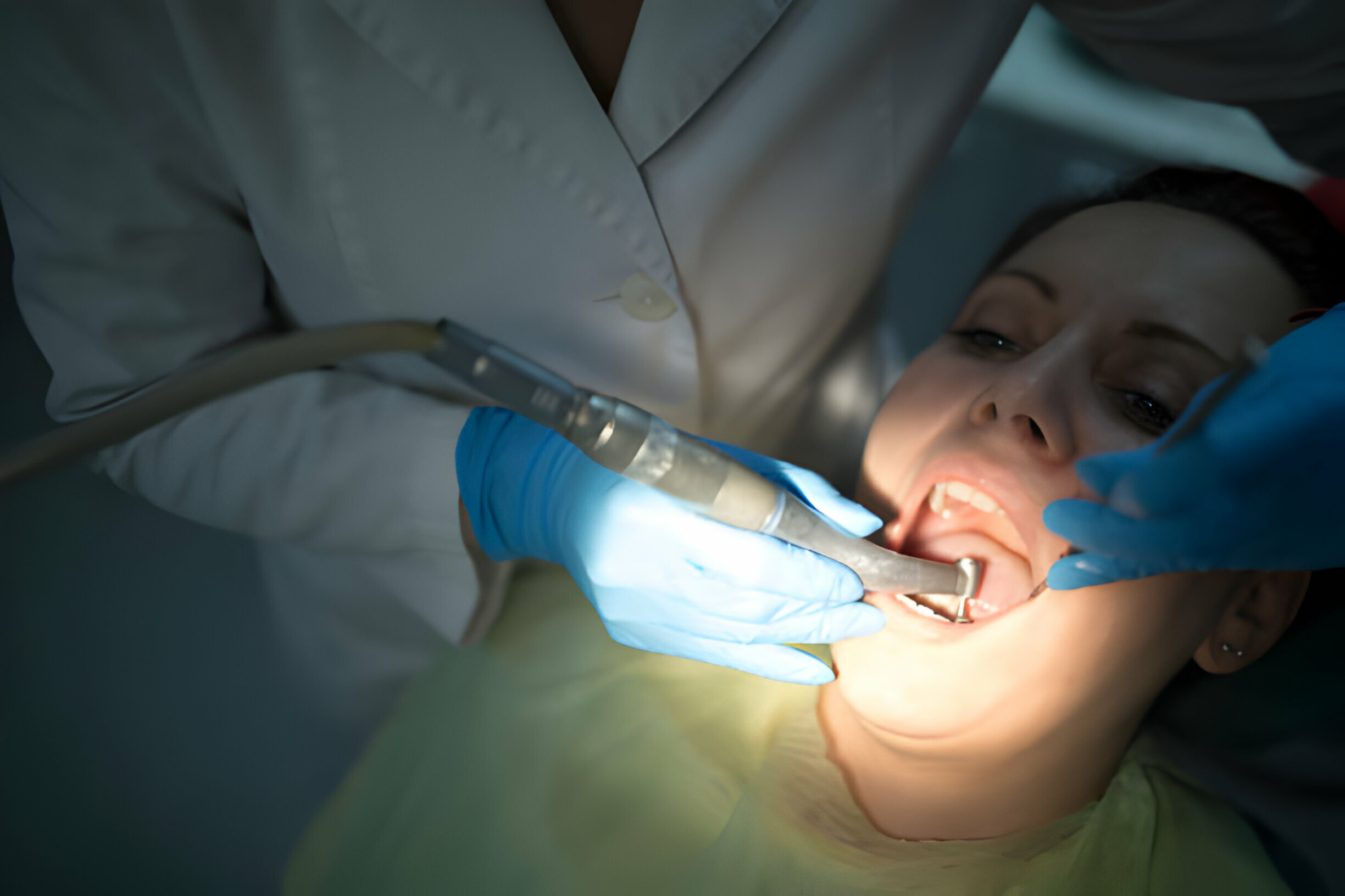 The Different Types of Teeth Extraction: Simple vs. Surgical_1